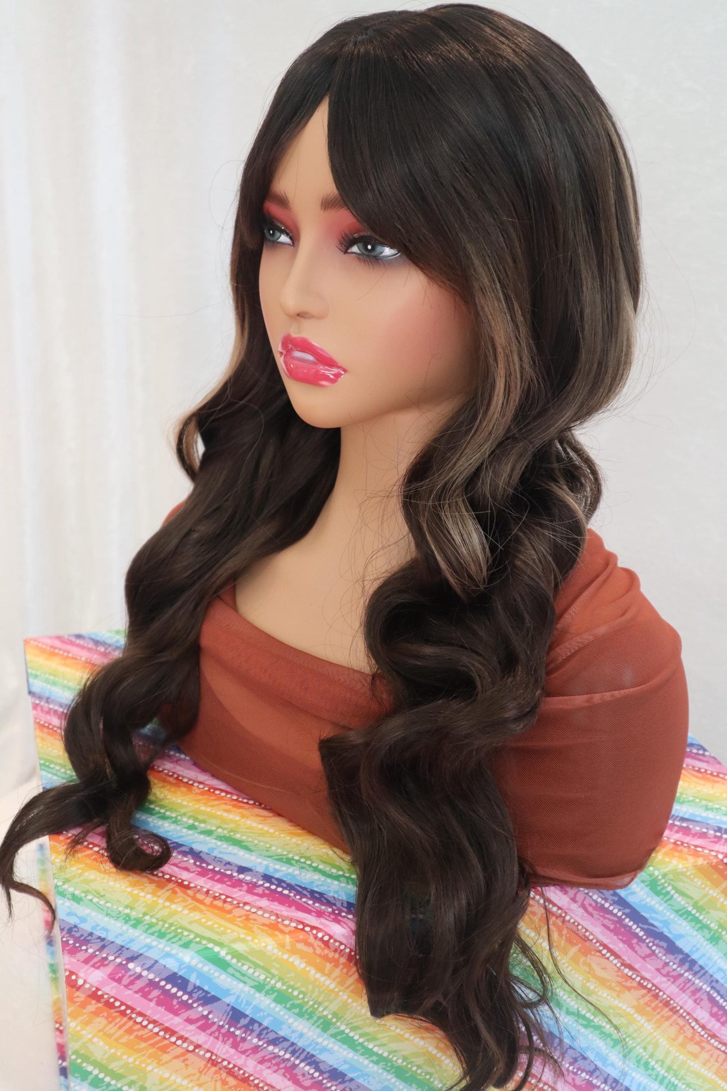 Natural Dark Brown Wavy Wig with Blonde Highlights and Soft Light Bangs