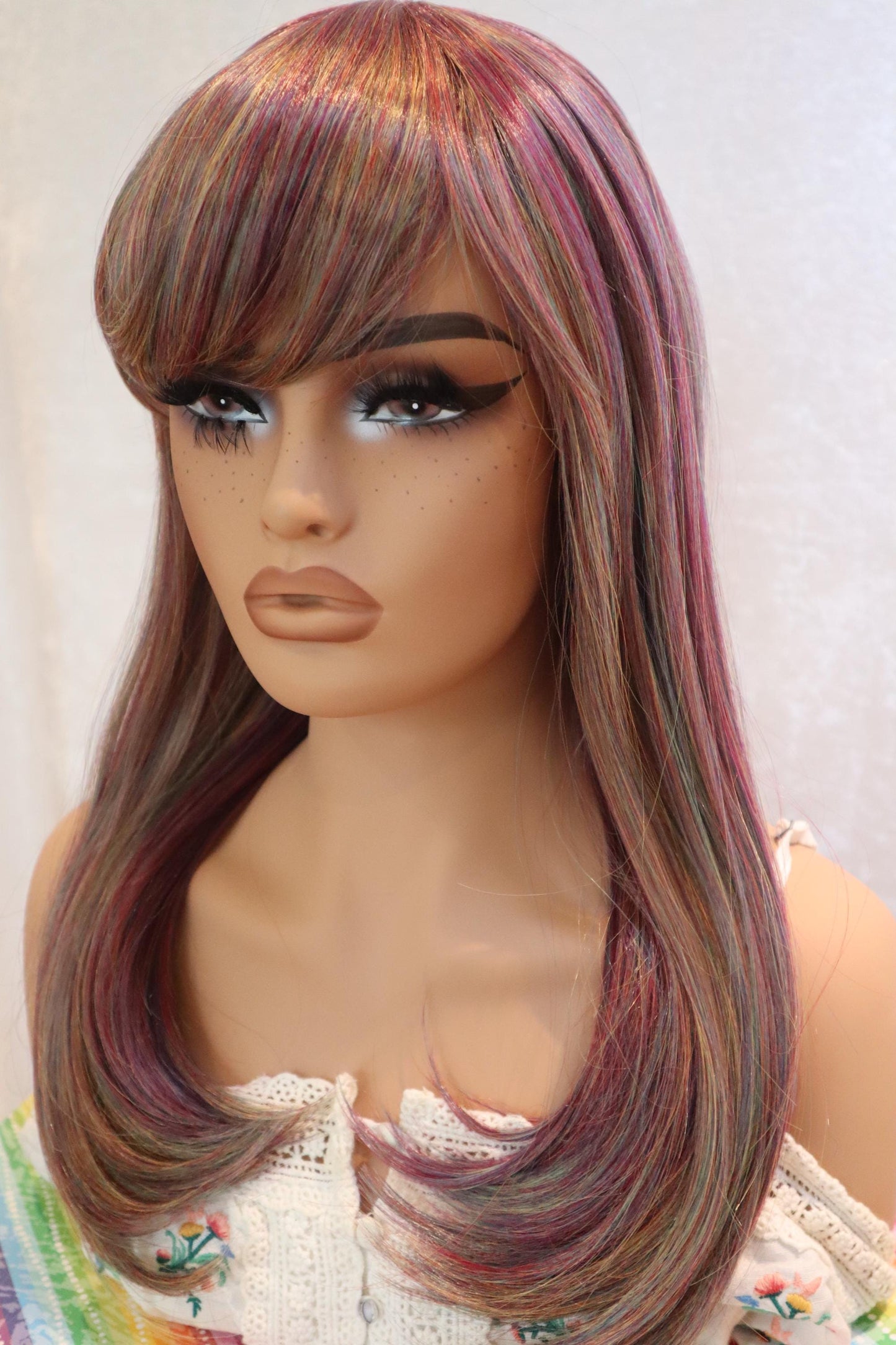 Retro Fall Vibes Wig – 20" Soft Straight Multicolored Highlights with Thick Bangs