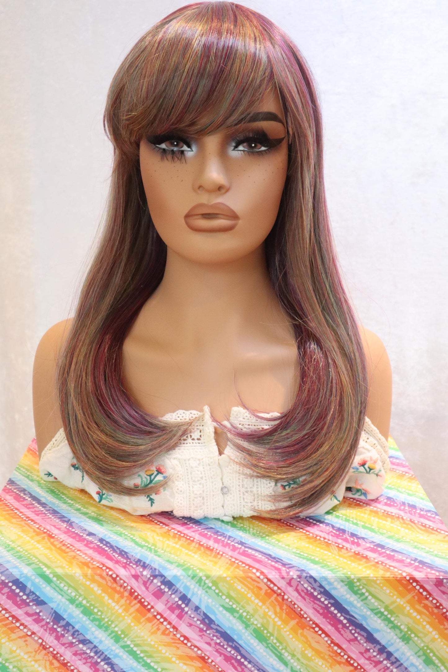 Retro Fall Vibes Wig – 20" Soft Straight Multicolored Highlights with Thick Bangs