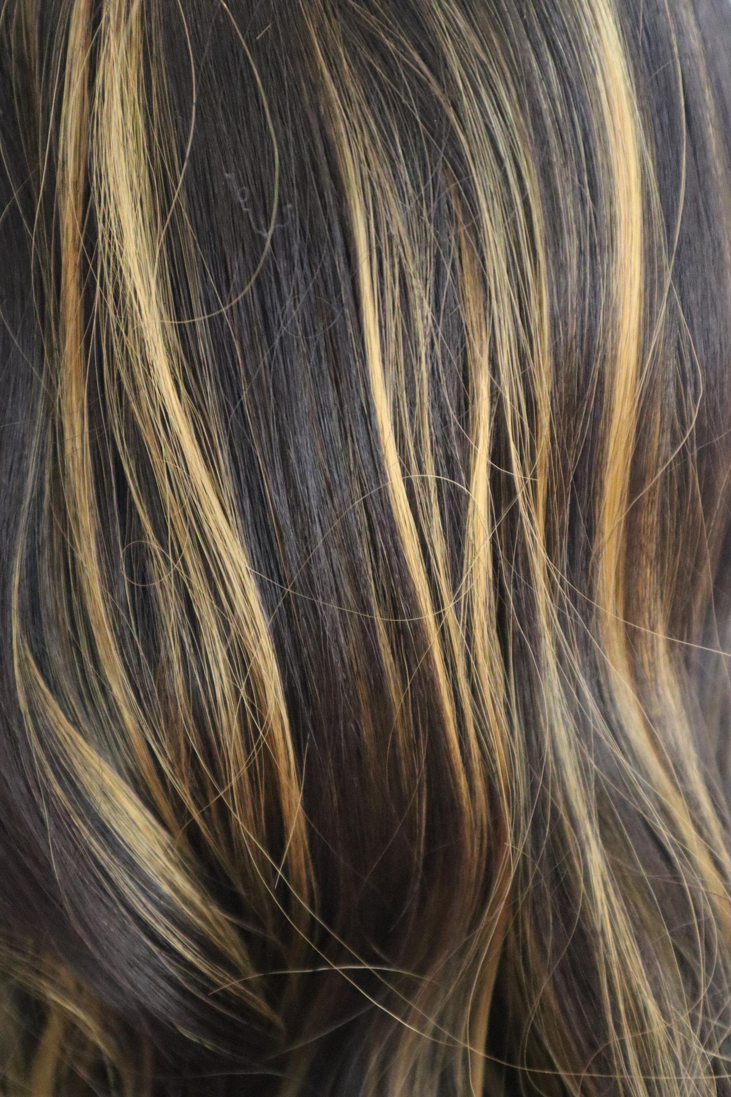 Romantic Dark Brown Wavy Lace Front Wig with Yellow Highlights – 26 Inches of Natural Elegance